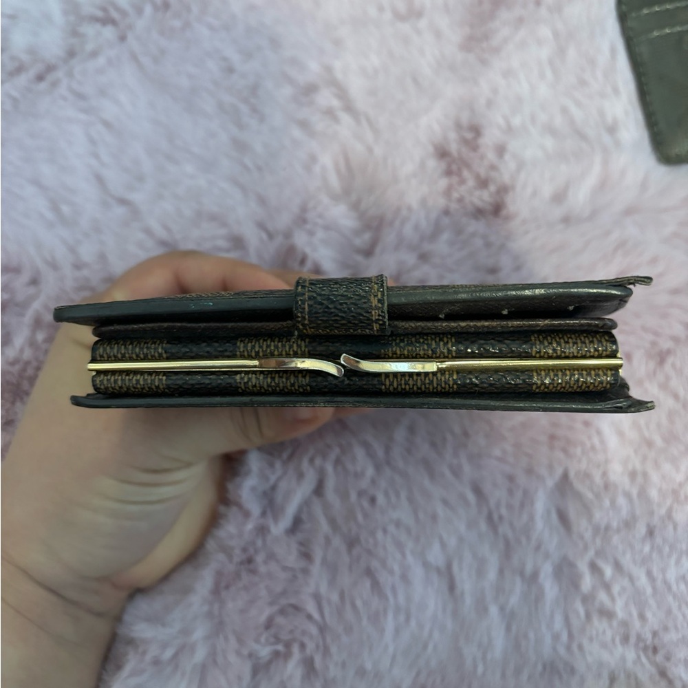 Authentic Louis Vuitton Damier Wallet - Picture 11 of 12